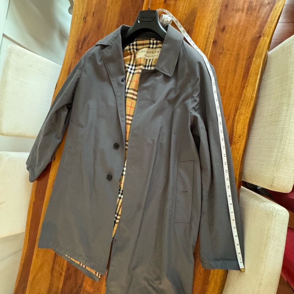Burberry car coat- worn twice. grey with classic plaid, lightweight cotton - Picture 7 of 8